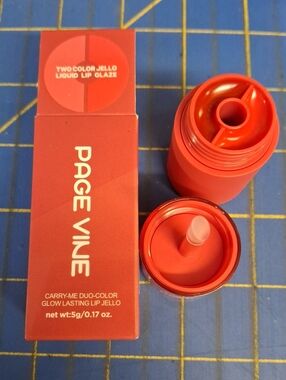 Page Vine Two-Color Jello Liquid Lip Glaze NWT - 02